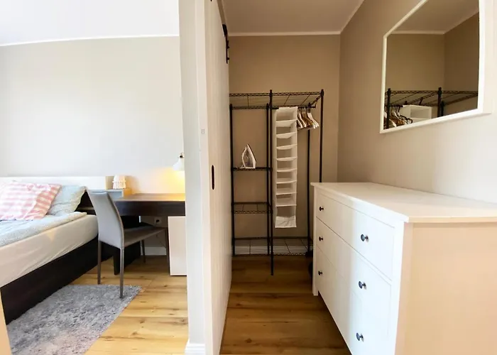 Cashmere Beige Przy Porcie Jachtowym Kolobrzeg